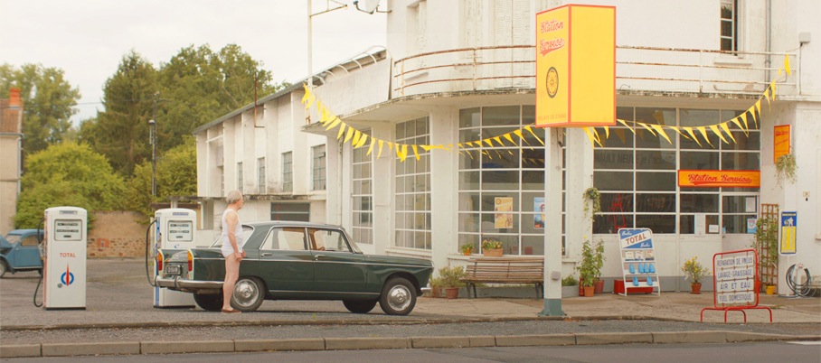 15 francs, des fleurs et une culotte (2013)